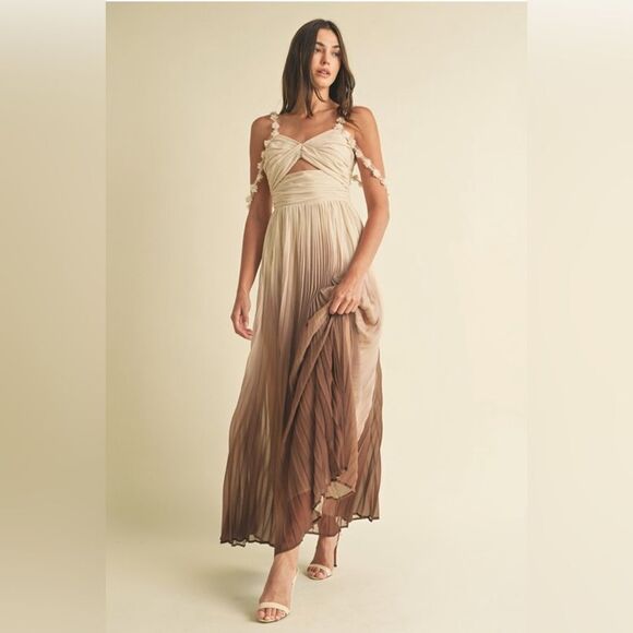 927. OMBRÉ PLEATED MAXI DRESS - Picture 8 of 15